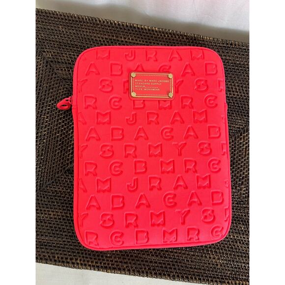 Marc Jacobs 11" Hot Pink Neoprene ipad Tablet Case - Picture 1 of 7